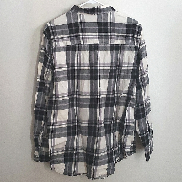 Old Navy Button Down Classic Shirt - Picture 4 of 5